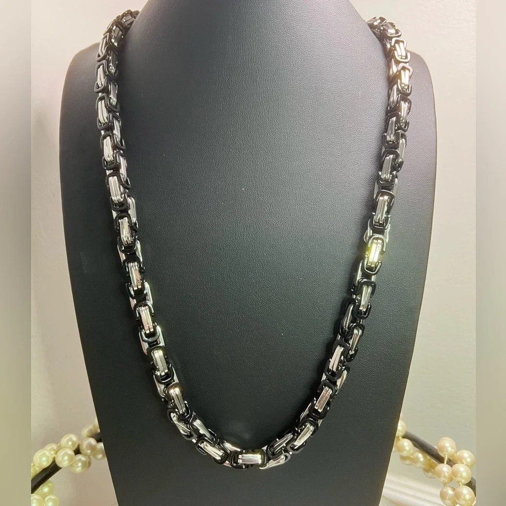 Spicyice Black & Silver Byzantine 8mm Chain 36” D17
